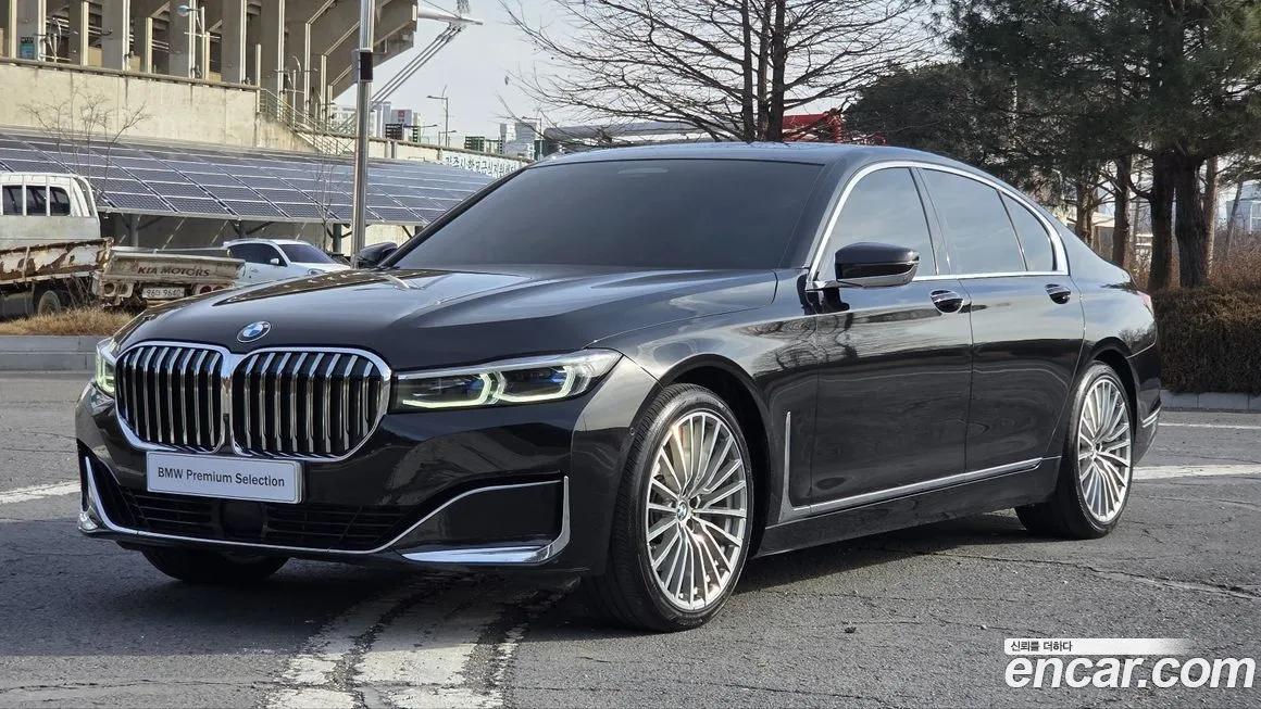 BMW 7-Series — фото 1