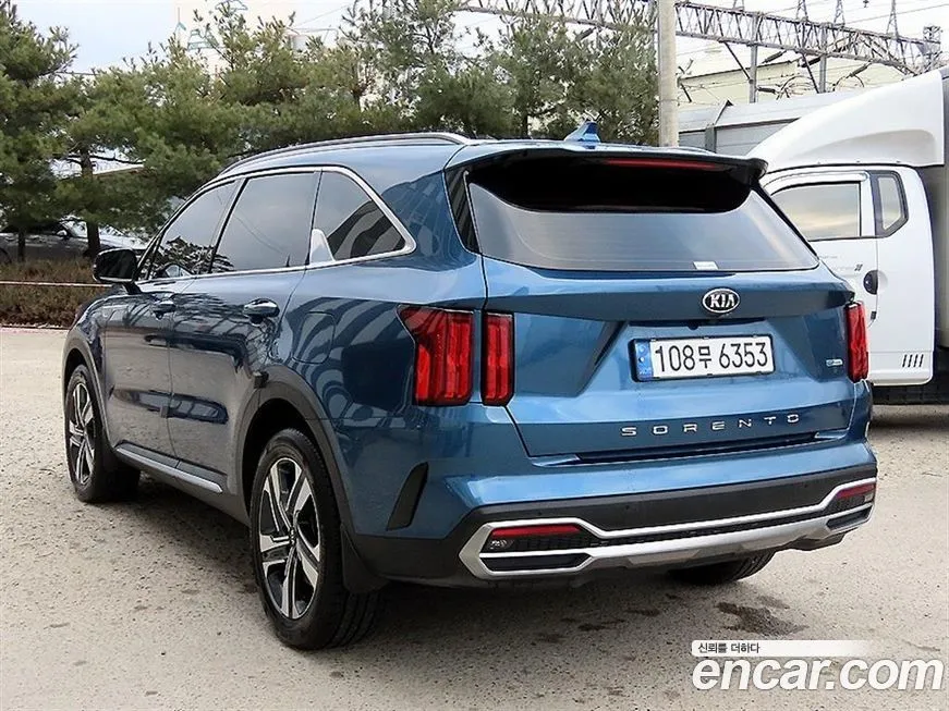 Kia Sorento — фото 9