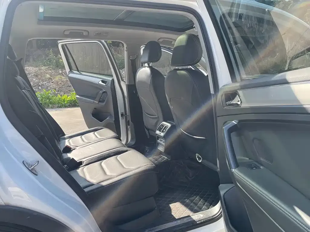 Volkswagen Tiguan L New Energy — фото 7