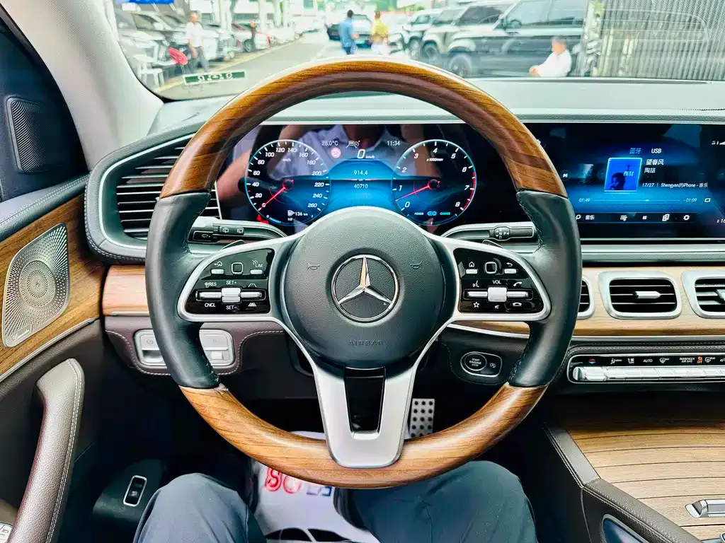 Mercedes-Benz GLS — фото 2