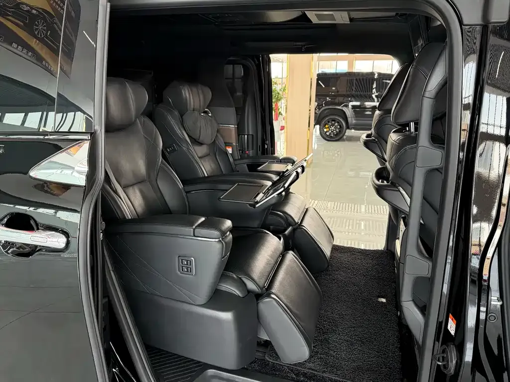 Toyota Alphard — фото 3