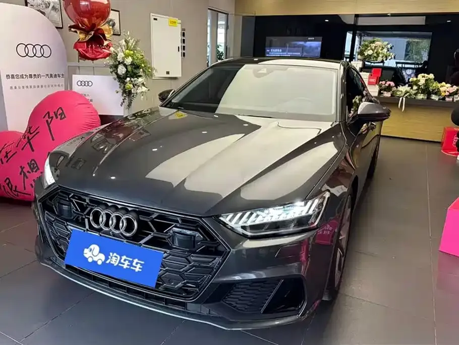 Audi A7 — фото 1