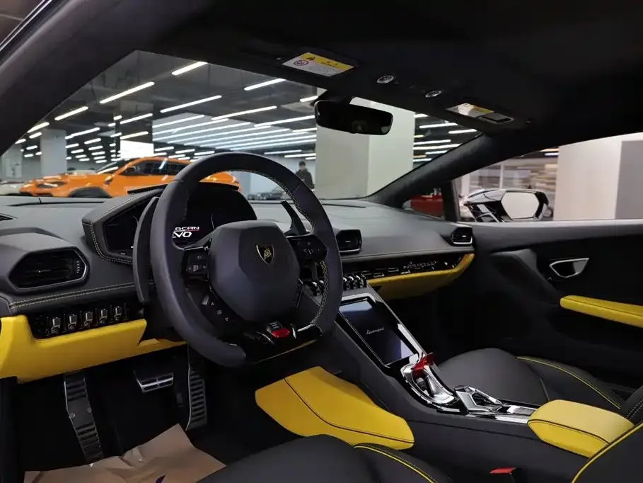 Lamborghini Huracan — фото 10