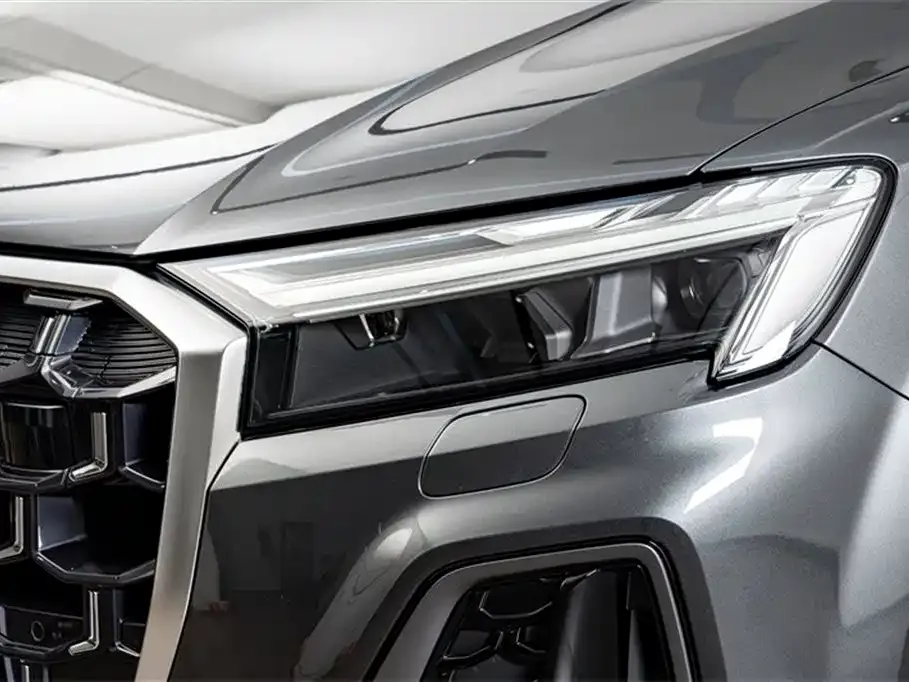 Audi Q7 — фото 10