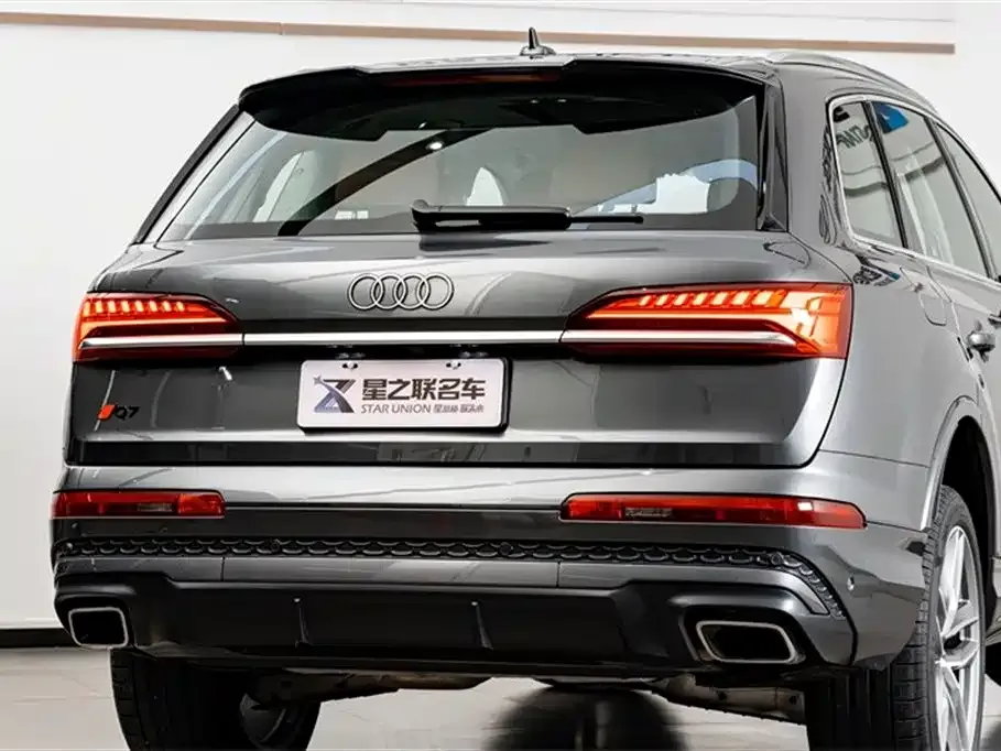Audi Q7 — фото 9