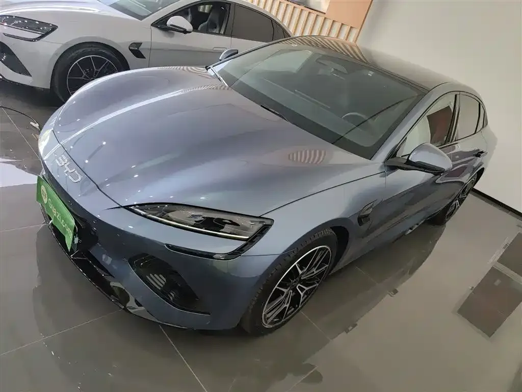 BYD Seal — фото 1