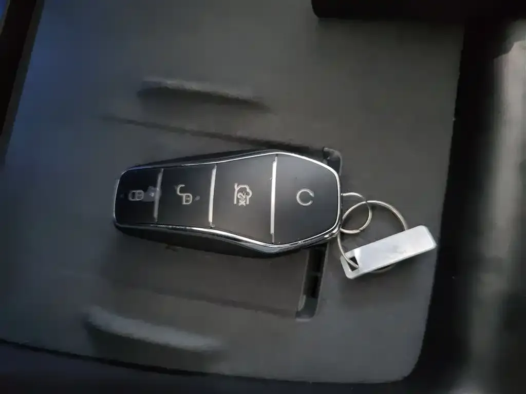 BYD Seal — фото 9
