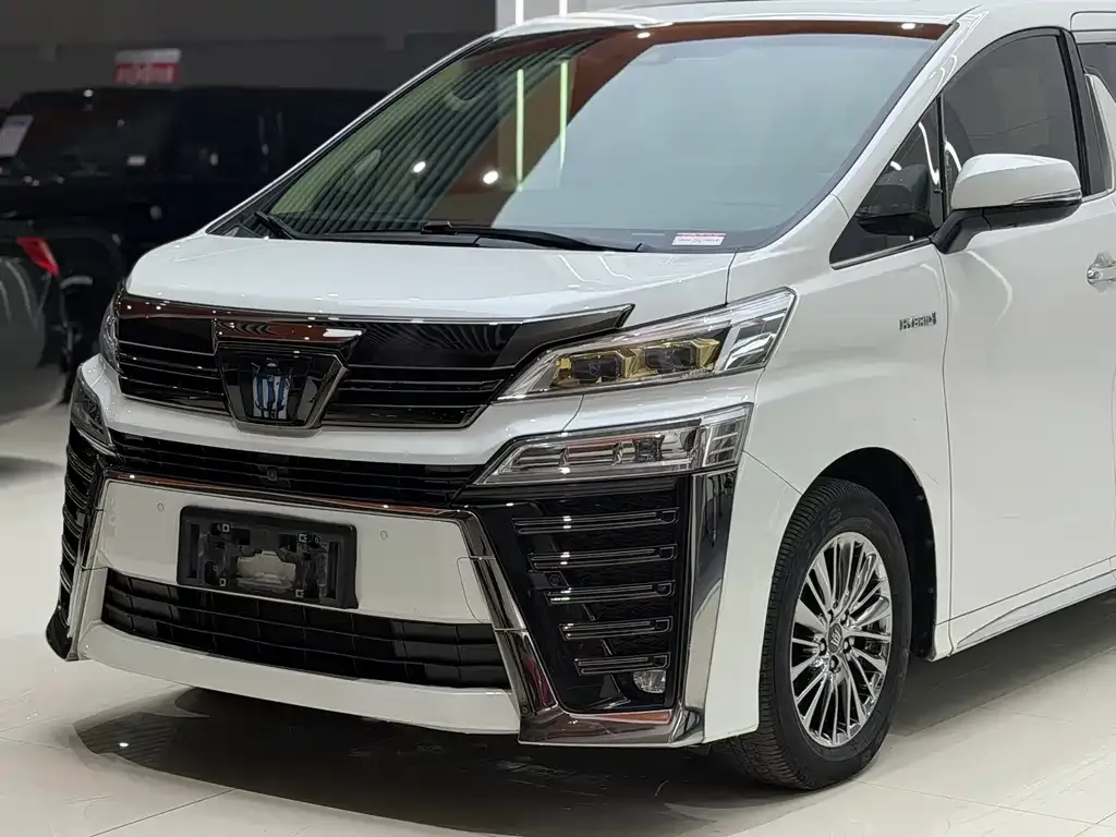 Toyota Vellfire — фото 10