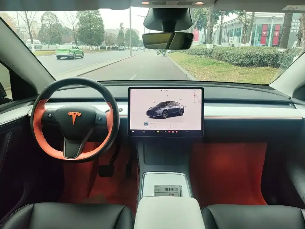 Tesla Model Y — фото 4