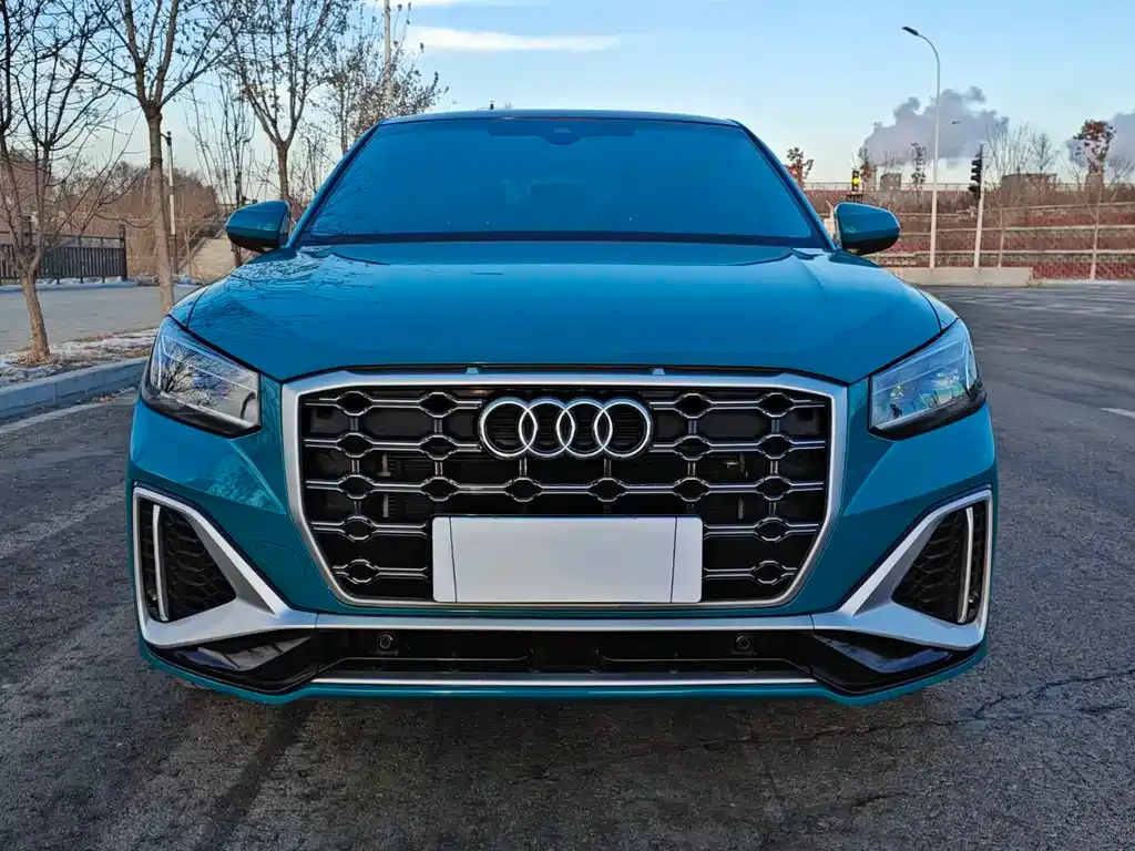 Audi Q2L — фото 2