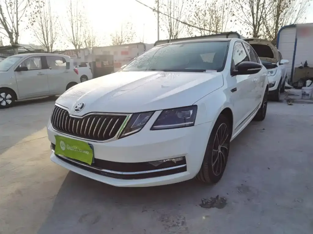 Skoda Octavia — фото 8