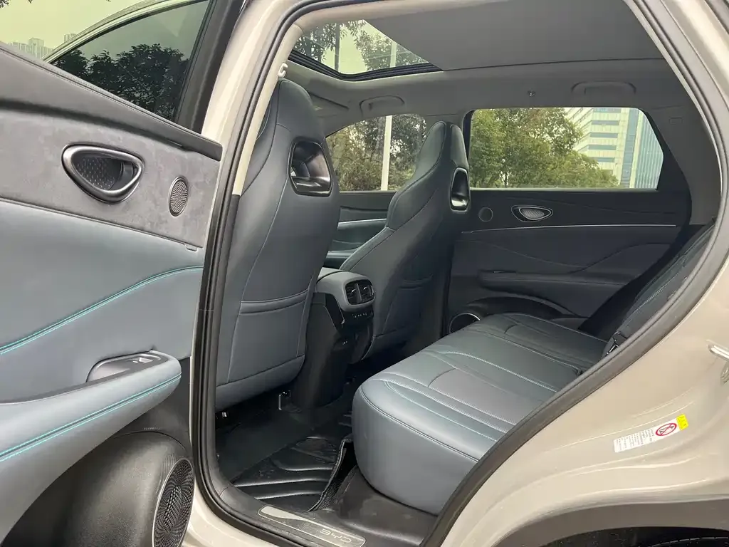 BYD Hiace 07 DM-i — фото 10