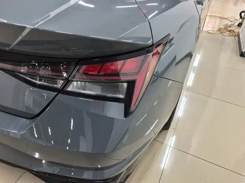 Hyundai Elantra — фото 2