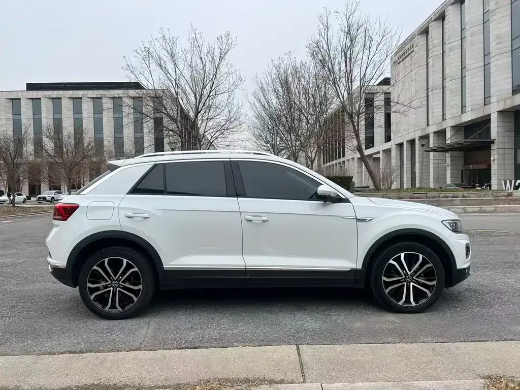 Volkswagen T-Roc — фото 3