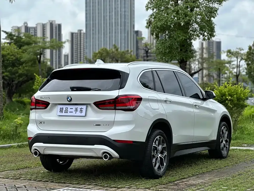 BMW X1 — фото 8