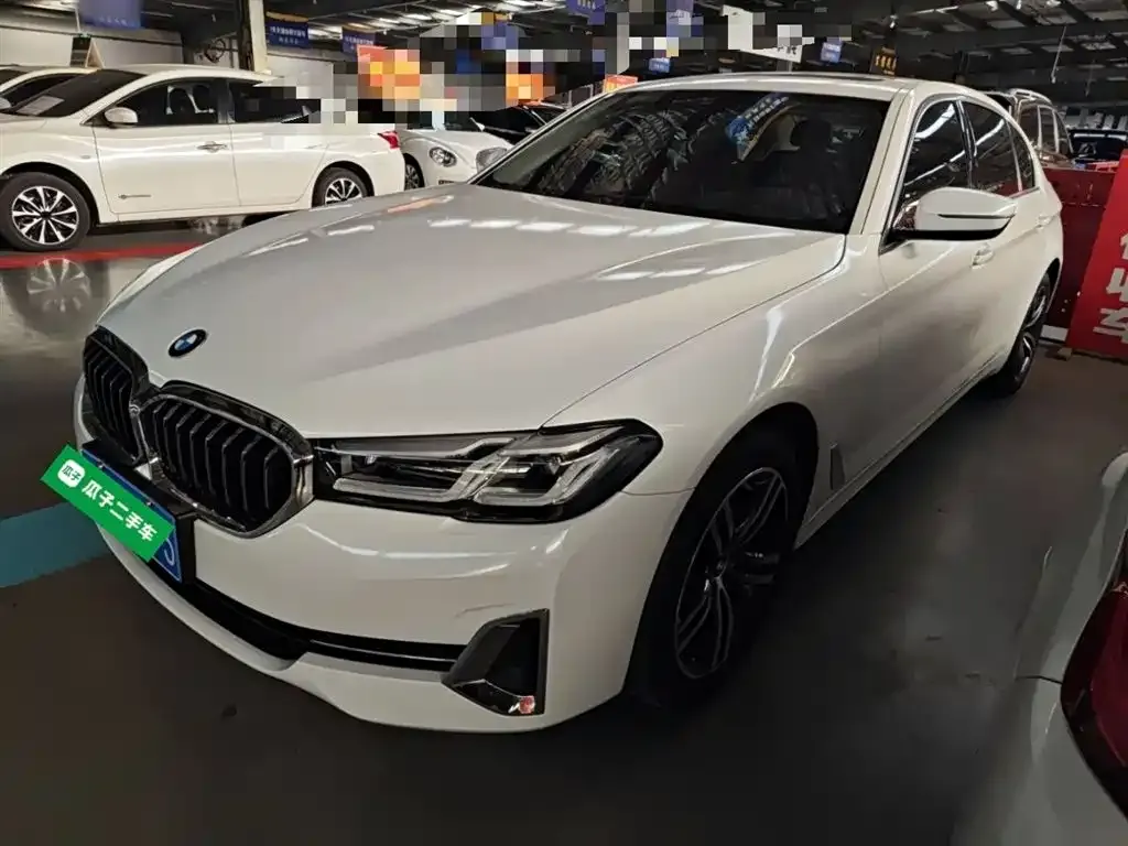 BMW 5 Series — фото 1