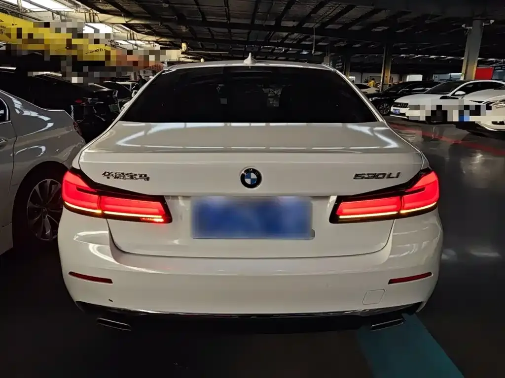 BMW 5 Series — фото 10