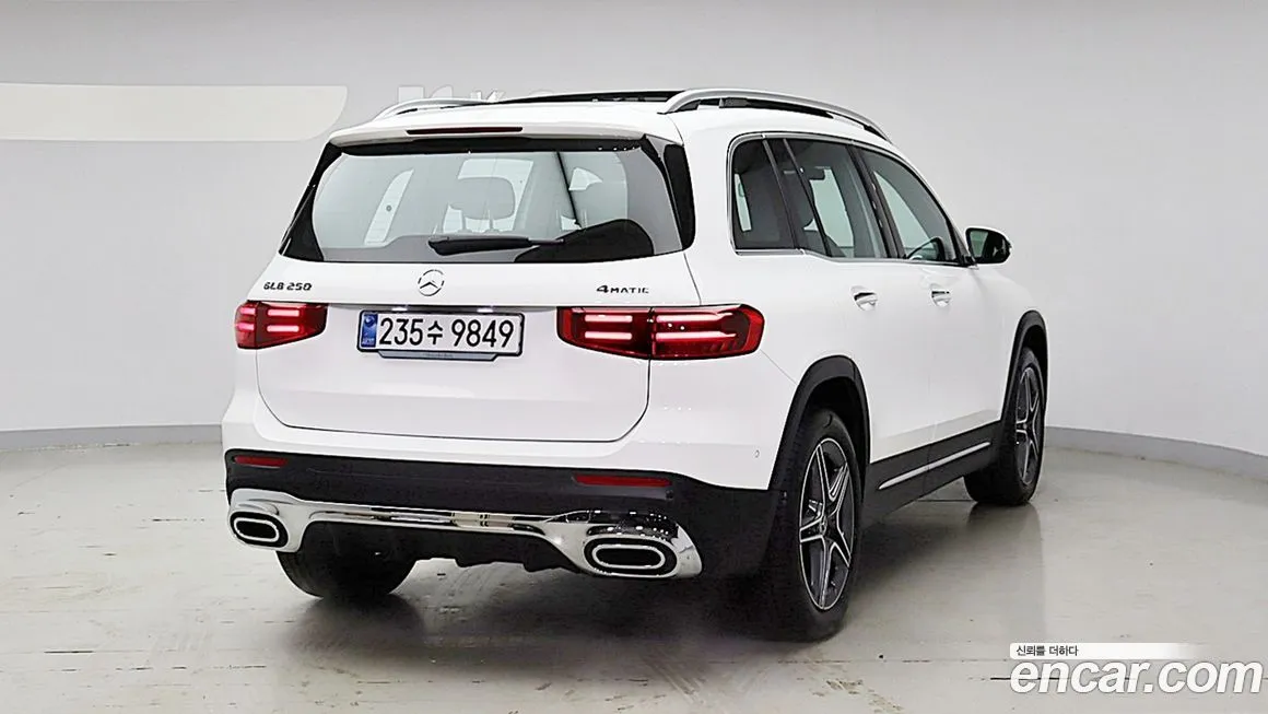 Mercedes-Benz GLB-Class — фото 2