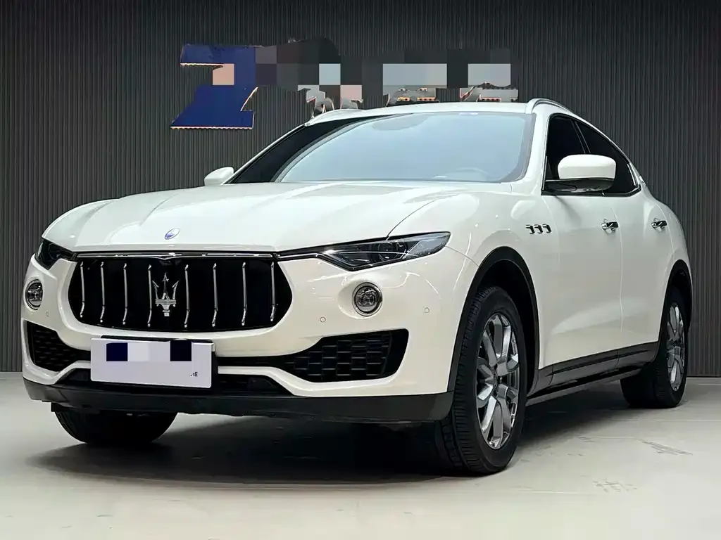 Maserati Levante — фото 1