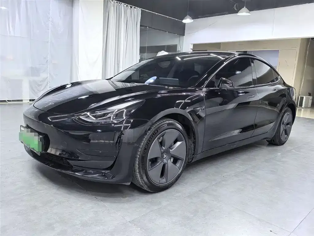 Tesla Model 3 — фото 2