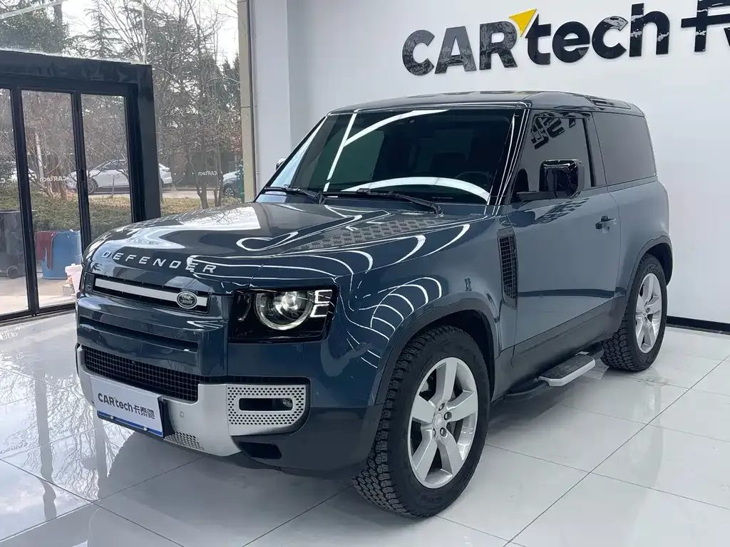 Land Rover Defender — фото 1