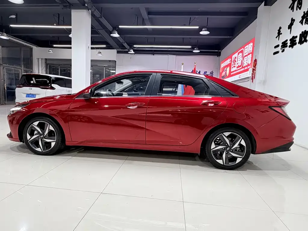 Hyundai Elantra — фото 5
