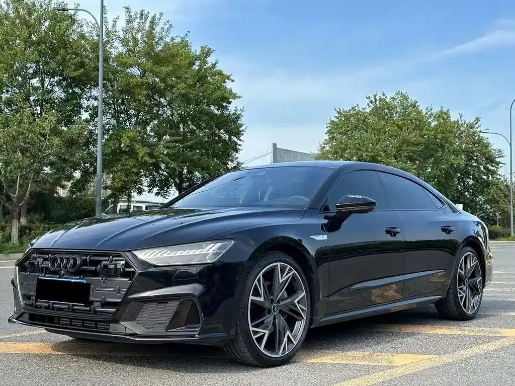 Audi A7L — фото 1