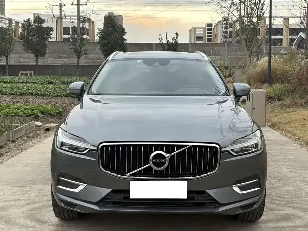 Volvo XC60 — фото 9