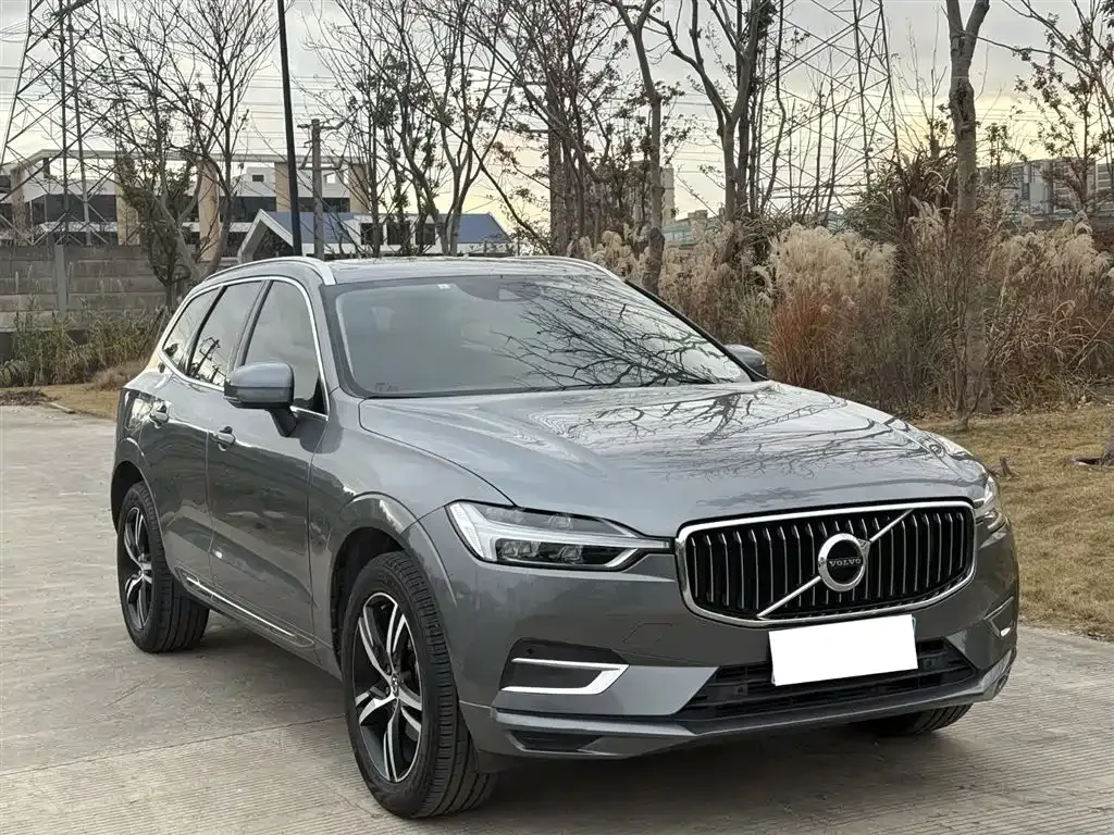 Volvo XC60 — фото 10