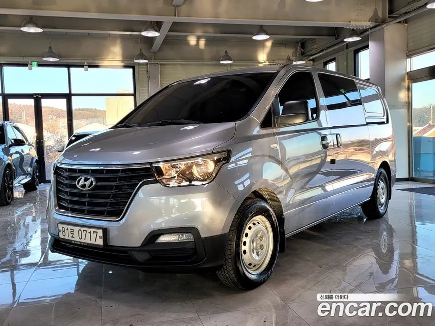 Hyundai Starex — фото 1