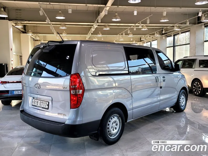 Hyundai Starex — фото 5