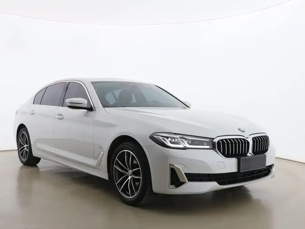 BMW 5 Series — фото 2