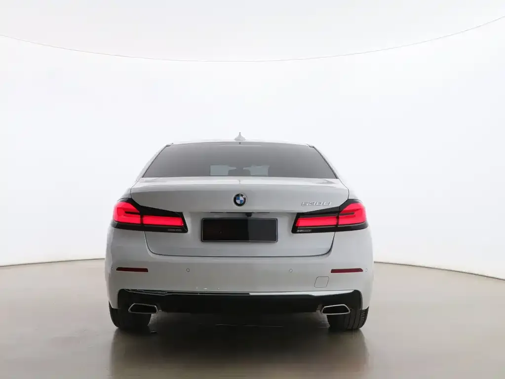 BMW 5 Series — фото 3
