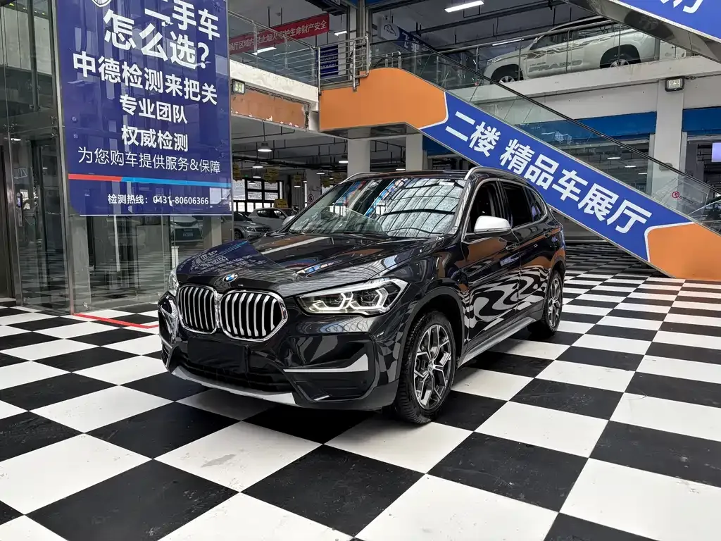 BMW X1 — фото 1