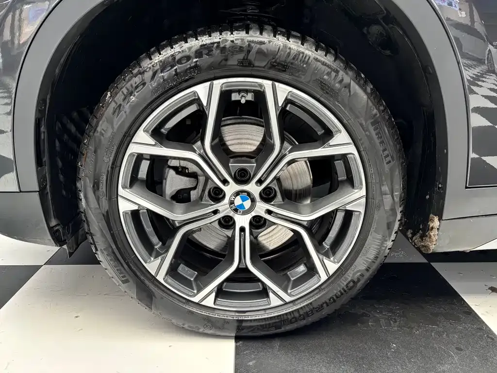 BMW X1 — фото 3