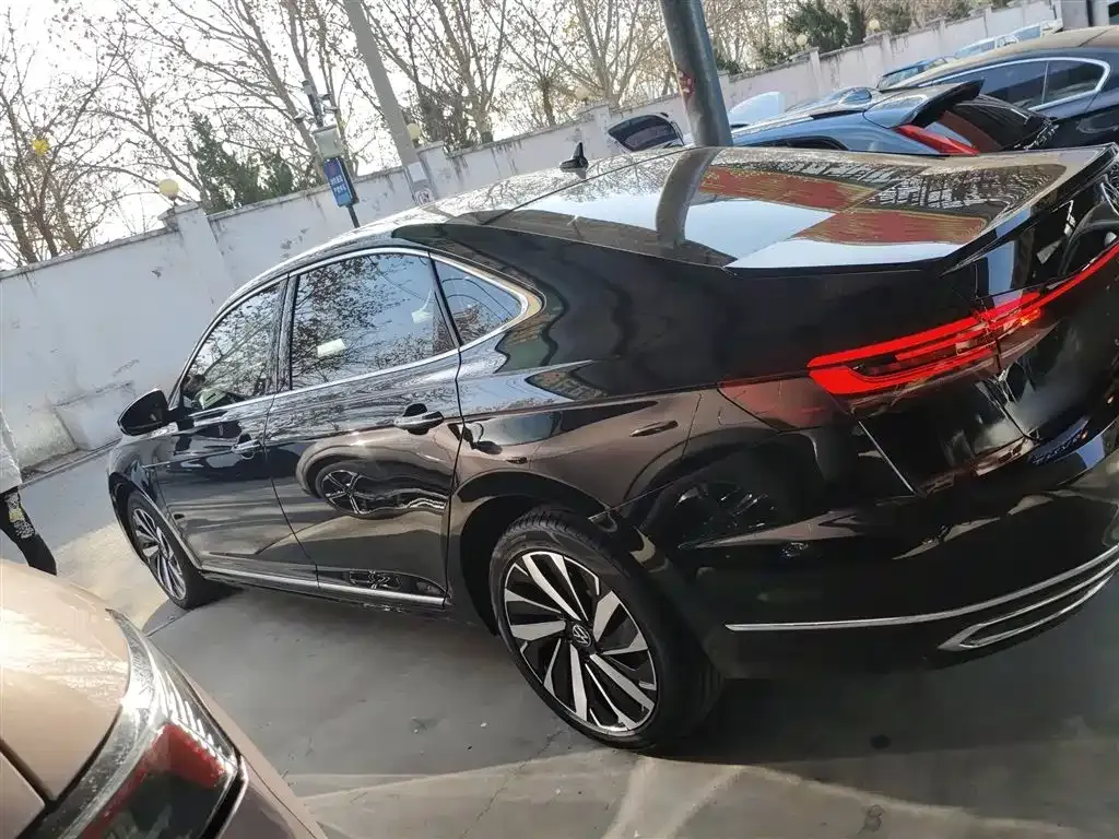 Volkswagen Passat — фото 5
