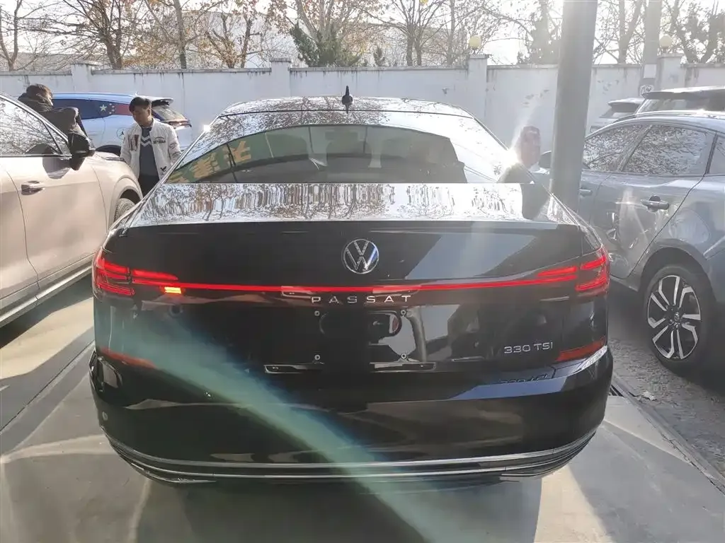 Volkswagen Passat — фото 6