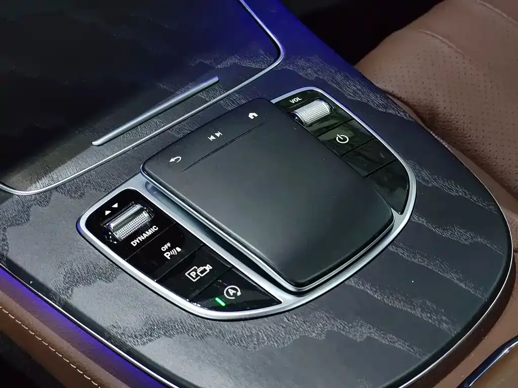 Mercedes-Benz E-Class (Import) — фото 2