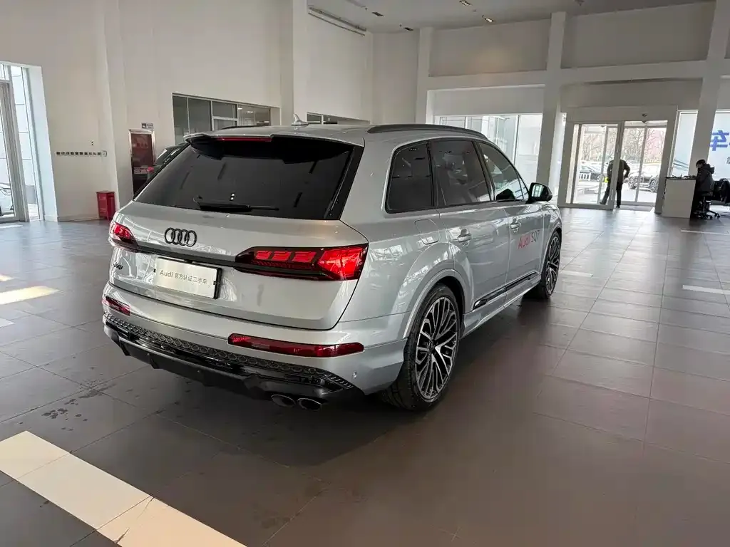 Audi SQ7 — фото 4
