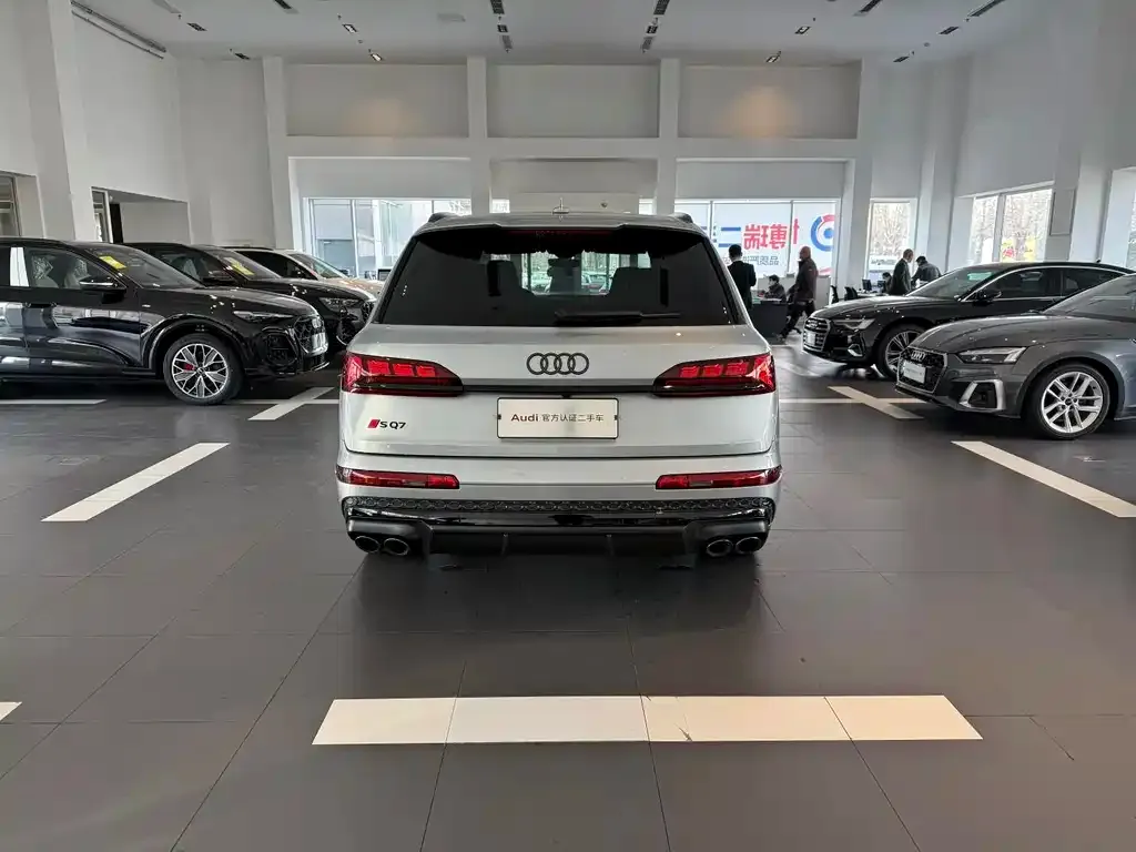 Audi SQ7 — фото 7