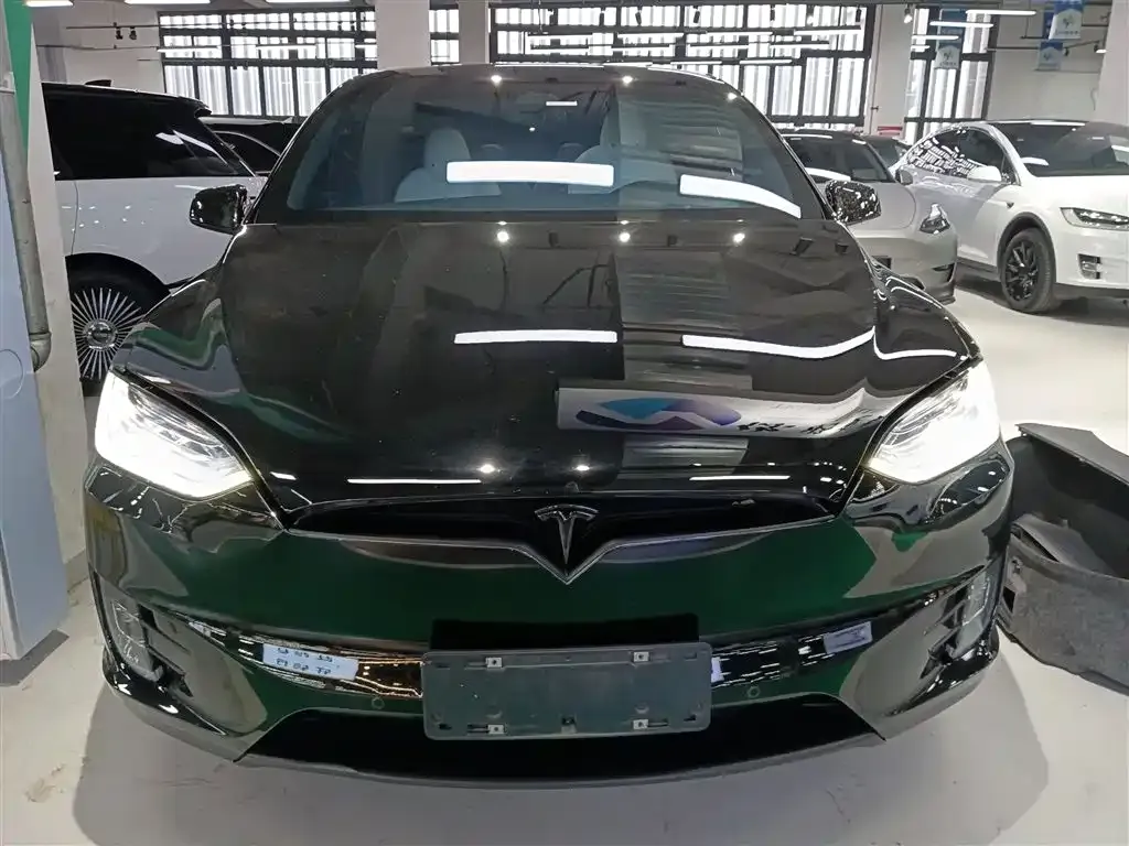Tesla Model X — фото 3
