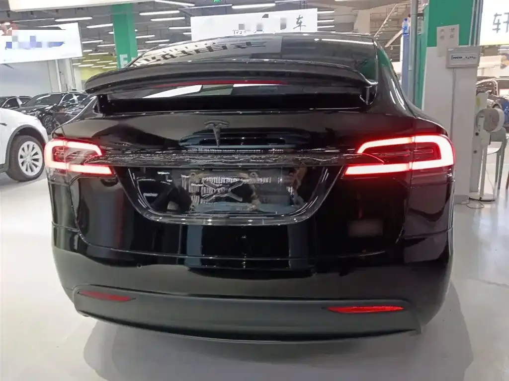 Tesla Model X — фото 9