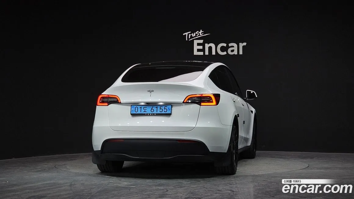 Tesla Model Y — фото 3