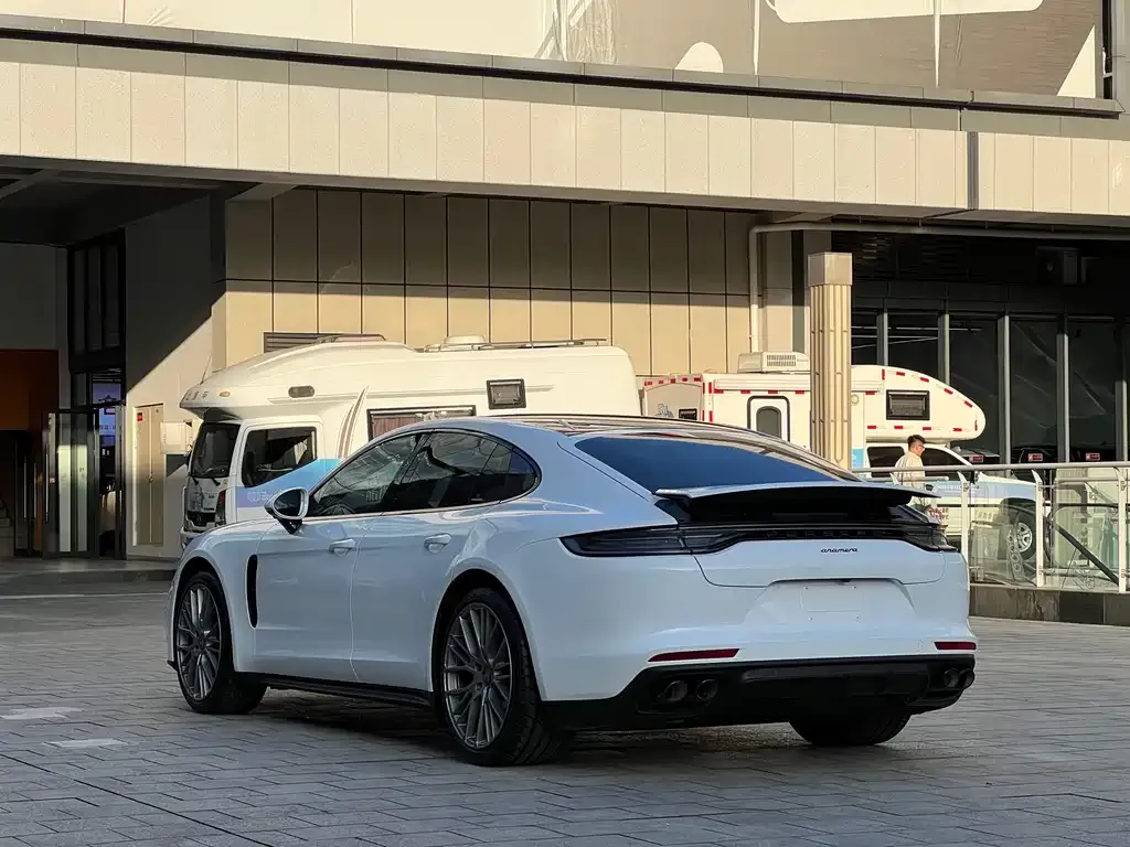 Porsche Panamera — фото 4