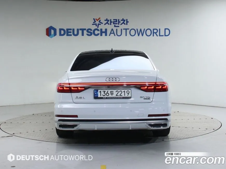 Audi A8 — фото 2