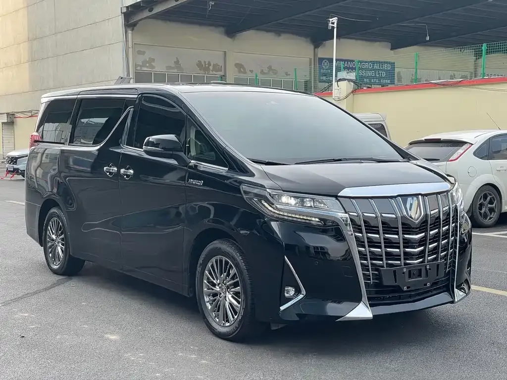 Toyota Alphard — фото 7