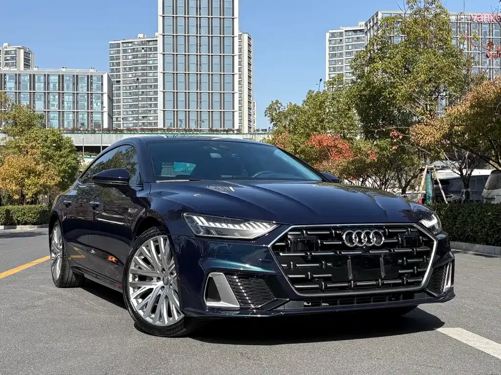 Audi A7L — фото 8