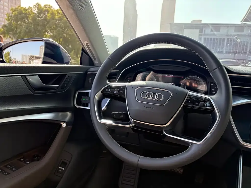 Audi A7L — фото 2