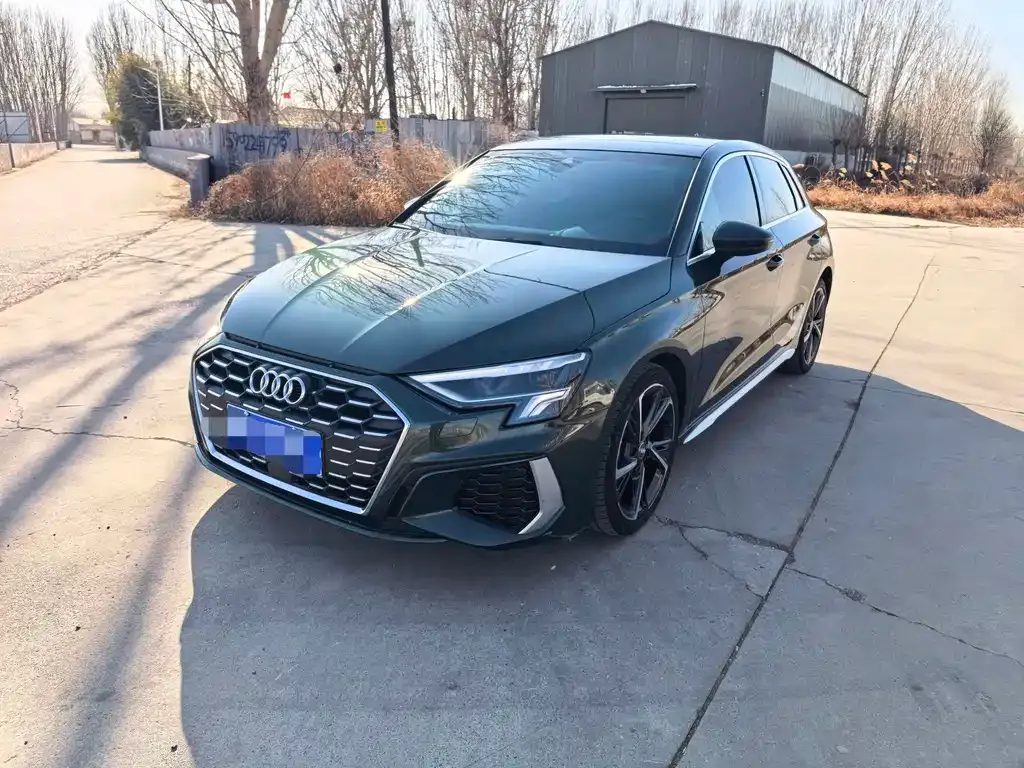 Audi A3 — фото 1