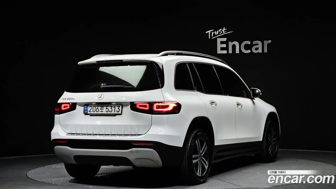 Mercedes-Benz GLB-Class — фото 2